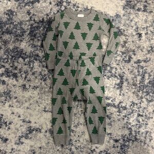 Hanna Andersson Gray and Green Kids Pajama Set
